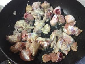 The practice measure of chicken of stew of Xianggu mushroom Chinese chestnut 2