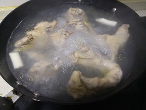 The practice measure of chicken of earthen bowl earthen bowl 1