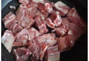 「秘密が実践する動きが豚のすり身を作ります1」