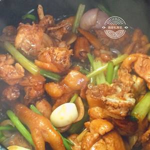 One chicken the practice measure of two eating Guangdong chicken Bao 13
