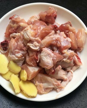 The practice measure of Xianggu mushroom slippery chicken 2