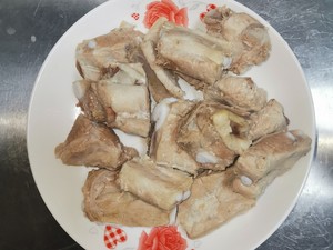 醤油で煮込んだチョップの練習尺度は、最も簡単な2を食べた方が良い