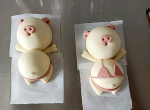 The practice measure of steamed bread of cartoon of bikini sweethearts pig 20