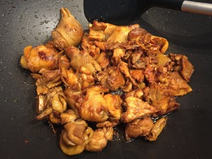 Chicken of yellow stew of the daily life of a family (add all sorts of vegetable) practice measure 6