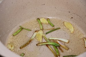 The practice measure of chicken of polished glutinous rice of lotus leaf Chinese chestnut 6