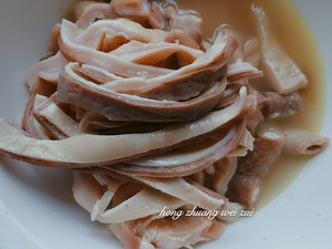 Dish of the eve of the lunar New Year- - the practice measure of pig abdomen chicken 23