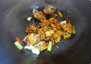 Potato carbonado piece (yellow stew chicken) practice measure 6