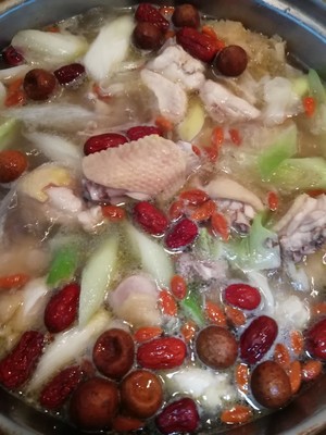 The practice measure of chaffy dish of Guangdong chicken Bao 10