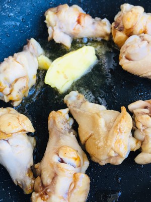 国産イエローシチュー4の鶏肉の調理法
