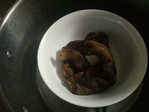 ピーマンの乾燥肉豚の腸を揚げる練習方法1