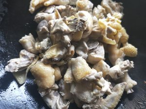 The practice measure of Chinese chestnut chicken 4