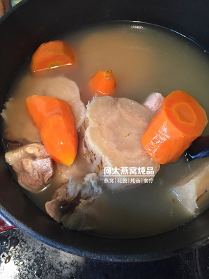 Person Bao pigは無駄を広げます 粉状のクズウコンの赤いカブの時間スープ3 