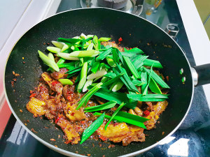 The practice measure that so good steaky pork fries with self-restrained fabaceous Chi sauce 6