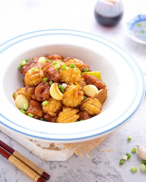 歯を弾く明るいBaoシチューの鶏肉のボールのフルボディの練習対策17  