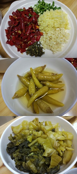 家族の日常生活の漬け白菜の魚の実習2