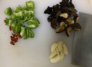 The practice measure of yellow stew chicken 1