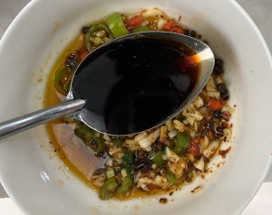 Taste special the practice measure that the hand with the hot acid of bright rips the chicken that do not have bone 9