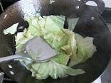  手がおいしい料理の包みを裂いて法律を燃やすという実践的な手段3 