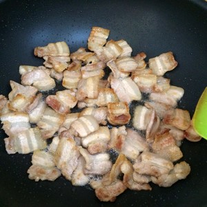 The practice measure that hot Chinese cabbage fries steaky pork 2