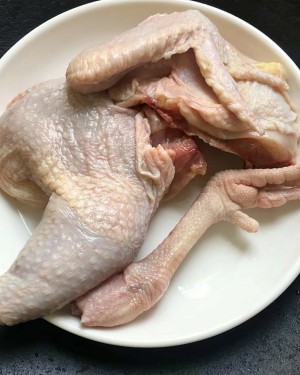 The practice measure of Xianggu mushroom slippery chicken 1