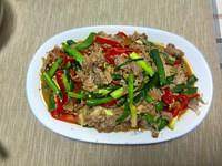豚を揚げる小さな顔の肉の練習尺度5