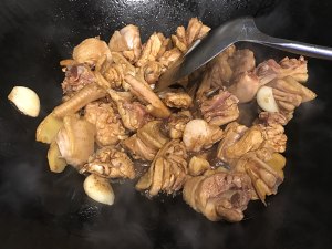 The practice measure of Xianggu mushroom slippery chicken 3