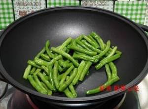 The practice measure of horn of beans of dry stir-fry before stewing 5