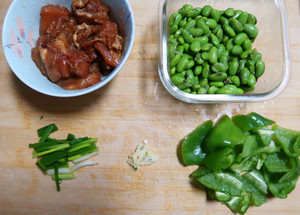 The practice measure that young soya bean fries chicken 1