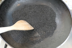The practice measure of stuffed dumplings masse of glutinous rice flour served in soup of bud bud pig 2