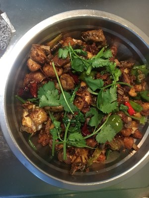 The practice measure of chicken of dry stir-fry before stewing 10