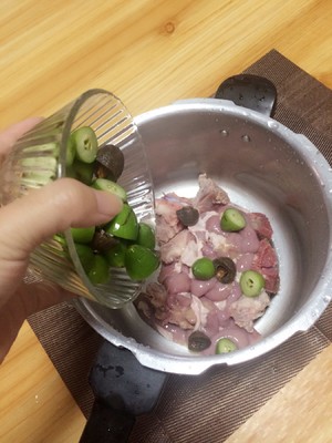The practice measure of soup of bowel of pink of pig of shrimp double olive 3