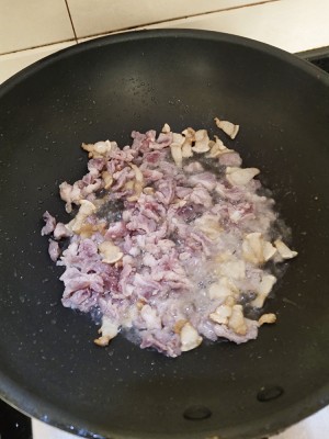 家族の日常生活の肉付きの良いご飯とgoの炒め物！ 練習対策5 