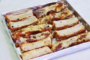 The骨地方の練習対策 焼いた蜂蜜を放つ甘い豚の4 