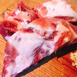 Cummer Li Yanxiu is unripe | The practice measure that garlic bakes suck to point to the pig is little 1