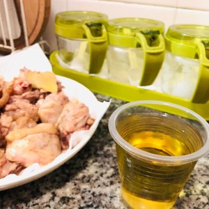 The daily life of a family the practice measure of 3 cups of chicken 3