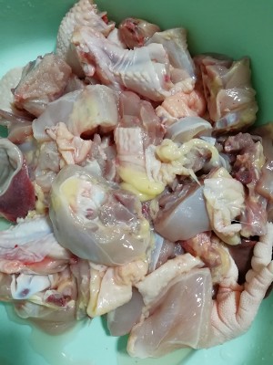 The practice measure of chaffy dish of Guangdong chicken Bao 1