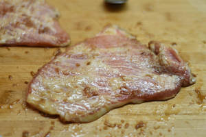 3を焼く美しい甘い豚のスクラグの練習尺度