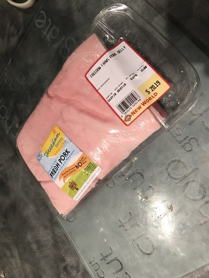 割れたカルボナード（焼いた豚の腹部の肉）クリスピーポークベリー1の練習対策 