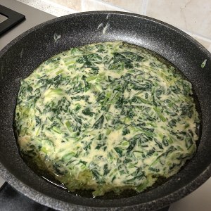 ほうれん草の卵ケーキは、毎日のクイックワーカーの料理の朝食の超シンプルでシンプルな最初の選択です 家族？ 練習法11 