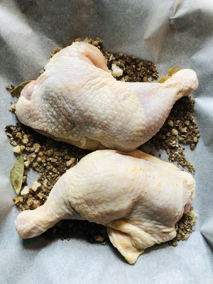 鶏が最も多く含まれるように紙を食べるのが好きになるように小麦が包む練習の尺度