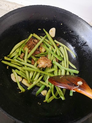 The practice measure of face of boil in a covered pot over a slow fire of role of beans of pig black pork 2