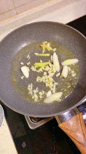 The daily life of a family is delicate, the practice measure of Xianggu mushroom slippery chicken 9