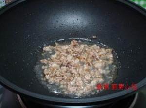 The practice measure of horn of beans of dry stir-fry before stewing 7