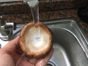 The practice measure of meal of Xianggu mushroom slippery chicken 2