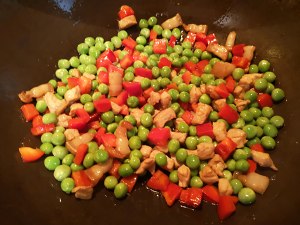 エンドウ豆の肉を炒める実習4