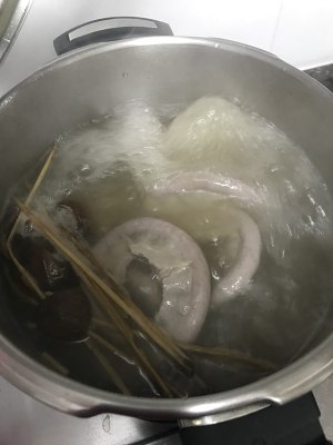 The practice measure of soup of olive of pig pink bowel 2