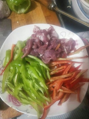 バイユグが肉質の料理を炒める2  <li class = 
