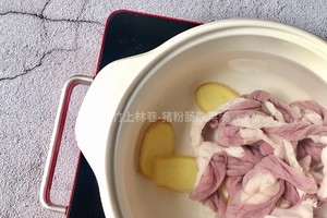 豚のピンクの腸4の漬け白菜のスープの実践測定