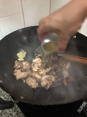 The daily life of a family the practice measure of 3 cups of chicken 4