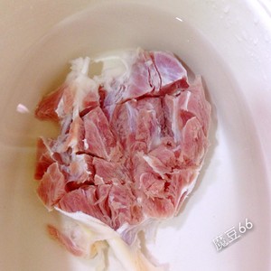 Lampwick grass stews pig Xiaozhan (go wet poisonous soup) practice measure 3
